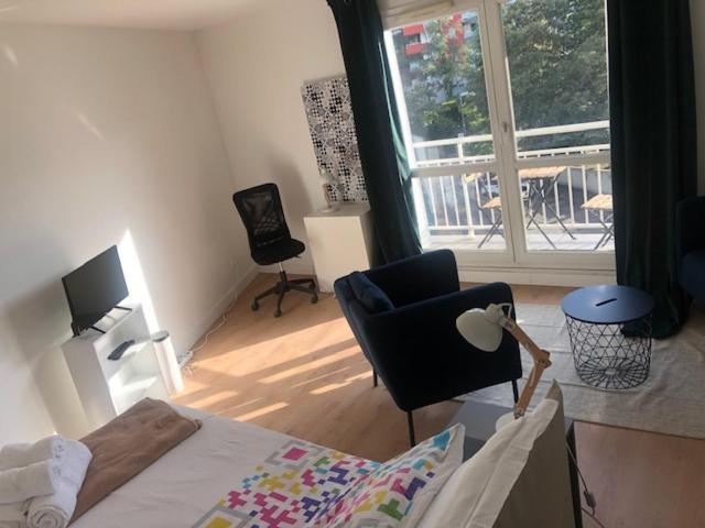 Rond Point Studio Cosy Et Central Avec Balcon Saint-Etienne  Exterior foto